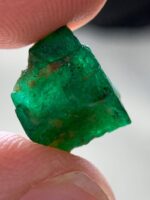 7.10ct Swat Emerald Crystal (9x12x8mm): A Natural Marvel in Green - Image 9