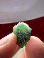7.80ct Emerald Crystal from Laghman – A Compact Gem with Natural Charm - Image 4