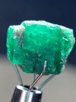 7.25ct Swat Emerald Crystal: Pure Green Beryl in Natural Form - Image 6