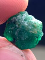 7.25ct Swat Emerald Crystal: Pure Green Beryl in Natural Form - Image 8