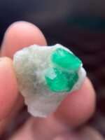 25.80 ct Swat Emerald Specimen – Depth-Rich Natural Crystal Form - Image 2