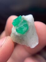 25.80 ct Swat Emerald Specimen – Depth-Rich Natural Crystal Form - Image 3