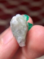 25.80 ct Swat Emerald Specimen – Depth-Rich Natural Crystal Form - Image 7
