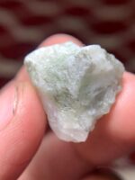 25.80 ct Swat Emerald Specimen – Depth-Rich Natural Crystal Form - Image 9