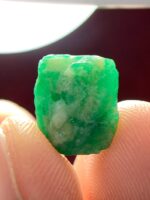 7.55ct Natural Swat Emerald Crystal – Untreated Green Beryl from Pakistan - Image 3
