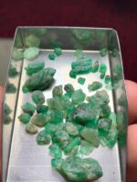 37.90ct Laghman Emerald Rough Lot – Impressive Volume, Natural Brilliance (17.11 x 10.84 x 7.37 mm) - Image 5