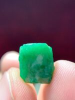 7.55ct Natural Swat Emerald Crystal – Untreated Green Beryl from Pakistan - Image 6