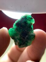 Exceptional 30.81ct Swat Emerald Crystal – Natural Wonder - Image 2