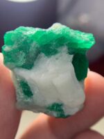 Swat Emerald Specimen: Raw Crystal Gemstone (106.14ct, 30x20x19mm) - Image 7