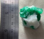 Swat Emerald Specimen: Raw Crystal Gemstone (106.14ct, 30x20x19mm) - Image 9
