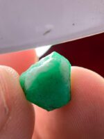 7.20 ct Swat Emerald Crystal (10.51 × 10.06 × 7.38 mm) – Natural Untreated Green Beryl from Northern Pakistan - Image 6