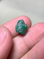 Bold & Balanced: 7.61ct Emerald Crystal from Swat (13.83 x 10.61 x 10.58 mm) - Image 2