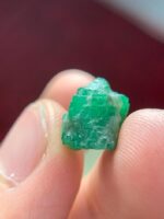 Bold & Balanced: 7.61ct Emerald Crystal from Swat (13.83 x 10.61 x 10.58 mm) - Image 7