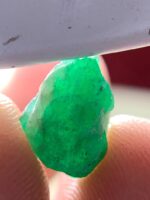 3.950ct Emerald from Swat Valley – A Pure Green Gemstone - Image 4