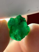 6.45 ct Swat Emerald Crystal (12.61 × 10.73 × 7.22 mm) – Untreated Raw Green Beryl from the Swat Valley, Pakistan - Image 5