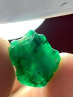 6.45 ct Swat Emerald Crystal (12.61 × 10.73 × 7.22 mm) – Untreated Raw Green Beryl from the Swat Valley, Pakistan - Image 7