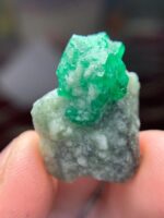Striking 29.55-Carat Emerald Specimen: Bold Beauty in Green - Image 11