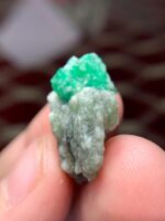 Striking 29.55-Carat Emerald Specimen: Bold Beauty in Green - Image 7