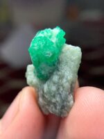 Striking 29.55-Carat Emerald Specimen: Bold Beauty in Green - Image 10