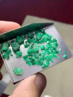Exploring a 27.40ct Emerald Rough from Swat: Dimensions, Value & Market Insight - Image 2