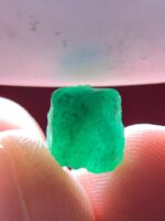 Uncut Elegance: 3.60 ct Emerald Crystal from Pakistan’s Swat Valley - Image 5