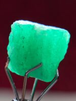 Uncut Elegance: 3.60 ct Emerald Crystal from Pakistan’s Swat Valley - Image 6