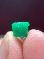 Natural Elegance: 4.07ct Emerald Crystal from Swat (7.21 x 8.96 x 8.73 mm) - Image 7