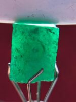 Uncut Elegance: 3.60 ct Emerald Crystal from Pakistan’s Swat Valley - Image 9