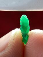 A Closer Look at a 2.37ct Swat Emerald Crystal: Dimensions, Potential and Value - Image 9