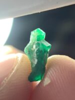 The Elegant 2.00 ct Swat Emerald Crystal: A Balanced Gem of Natural Beauty - Image 9