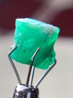 The Whispering Crystal – 3.87 ct Swat Emerald - Image 3