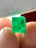 4.30ct Swat Emerald Crystal – Natural Perfection in Green - Image 2