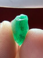 New Crystal: 3.26 ct Swat Emerald — Well-Proportioned and Faceting-Ready - Image 4