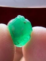 New Crystal: 3.26 ct Swat Emerald — Well-Proportioned and Faceting-Ready - Image 5