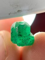 4.30ct Swat Emerald Crystal – Natural Perfection in Green - Image 7