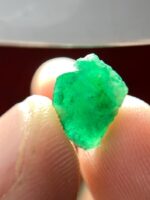 New Crystal: 3.26 ct Swat Emerald — Well-Proportioned and Faceting-Ready - Image 7
