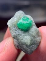 A 20.10-Carat Swat Emerald Specimen: Nature’s Green Architecture - Image 2