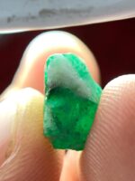 Magnificent 6.00ct Swat Emerald Crystal: A Rare Gem with Exceptional Form and Color - Image 7