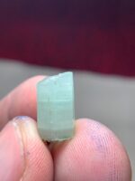 Small but Striking: 7.75ct Laghman Emerald Crystal – A Gem of Precision - Image 4