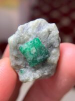 41-Carat Emerald Specimen from Swat: A Mid-Sized Crystal with Vibrant Color (25.10 × 21.00 × 10.70 mm) - Image 6
