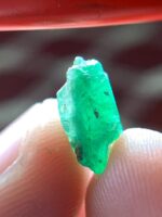 The Charm of a 3.50 ct Emerald Crystal - Image 11