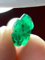 Elegant and Unique: A 2.46ct Emerald Crystal from Swat Valley - Image 3