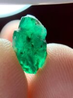 Elegant and Unique: A 2.46ct Emerald Crystal from Swat Valley - Image 6