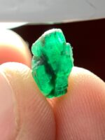 Elegant and Unique: A 2.46ct Emerald Crystal from Swat Valley - Image 7
