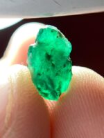 Elegant and Unique: A 2.46ct Emerald Crystal from Swat Valley - Image 8