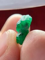 Pure Green Geometry: A 3.55ct Emerald Crystal from Swat Valley - Image 7