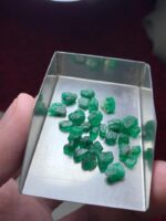 Exceptional Volume and Quality: 19.95 Carat Emerald Rough Lot from Swat Valley - Image 6