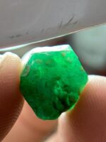 A Rare Gem — The 9.15-Carat Swat Emerald Crystal - Image 13