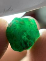 A Rare Gem — The 9.15-Carat Swat Emerald Crystal - Image 4
