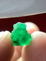 Natural Balance: A 2.70ct Emerald Crystal from Swat Valley - Image 7